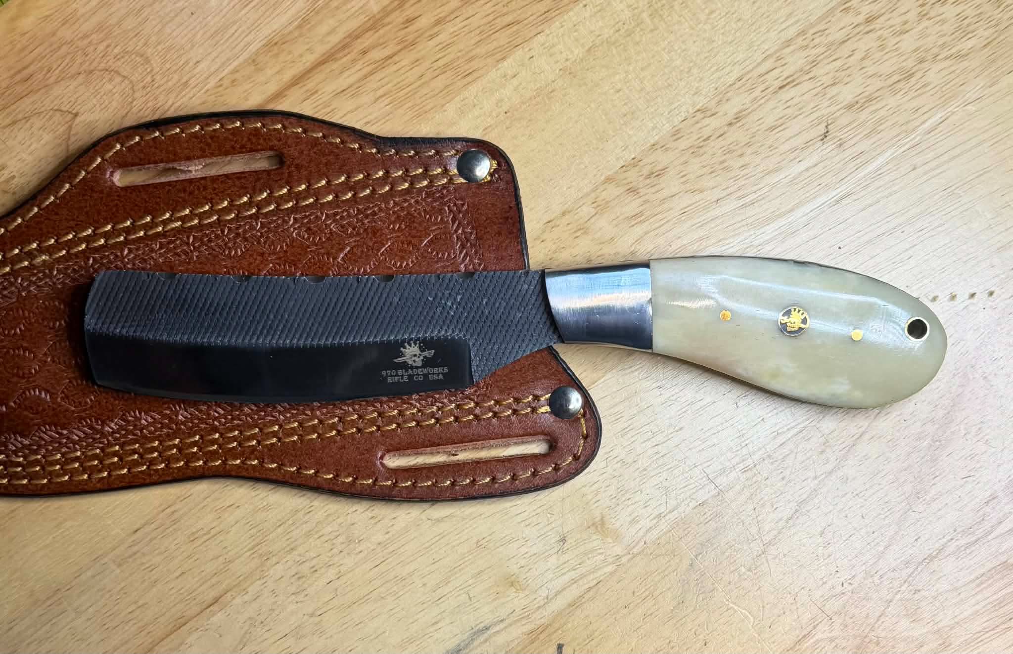 970 Bladeworks Bullcutter – D2 Steel, Stainless Bolster & Bone Handle