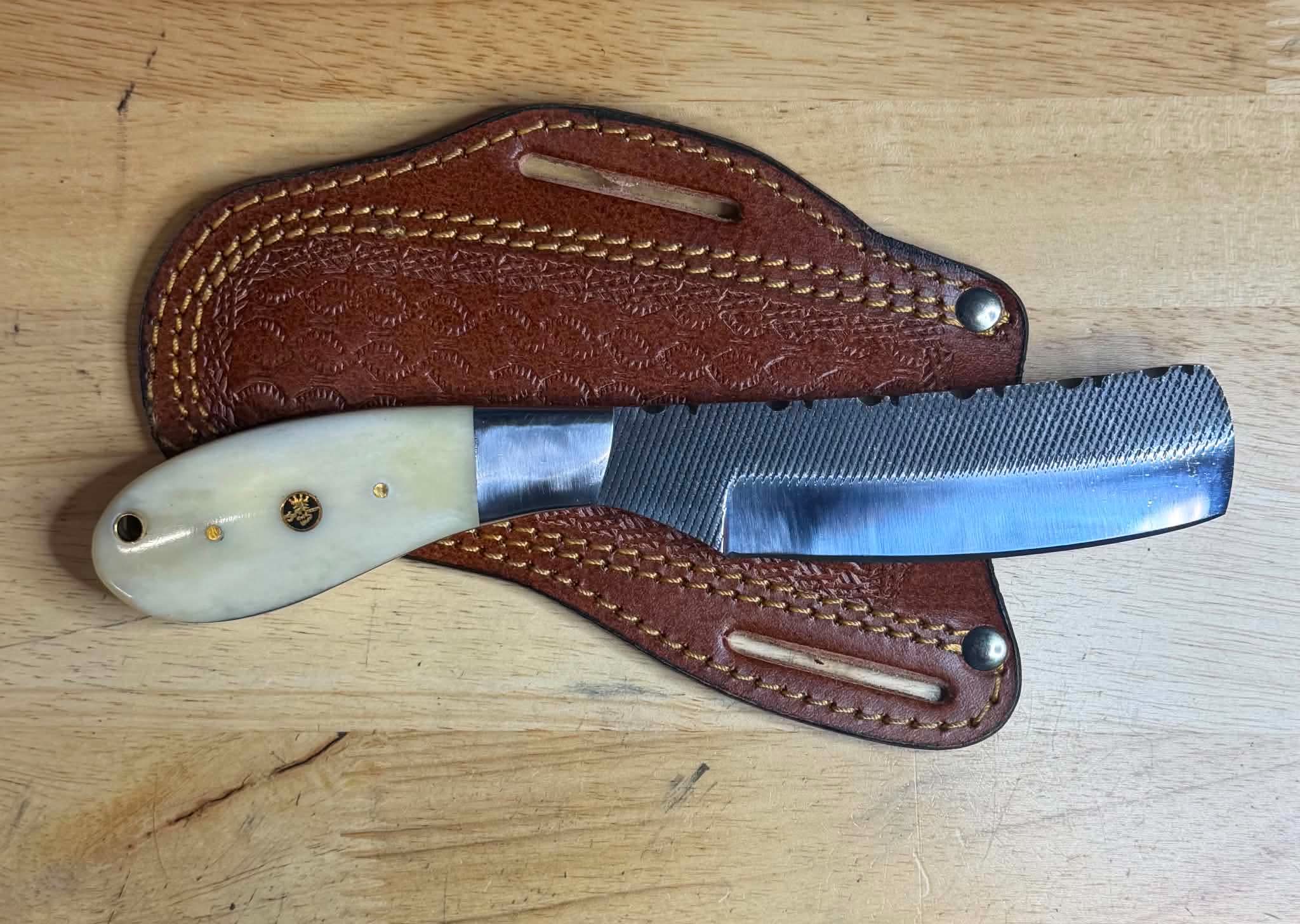 970 Bladeworks Bullcutter – D2 Steel, Stainless Bolster & Bone Handle