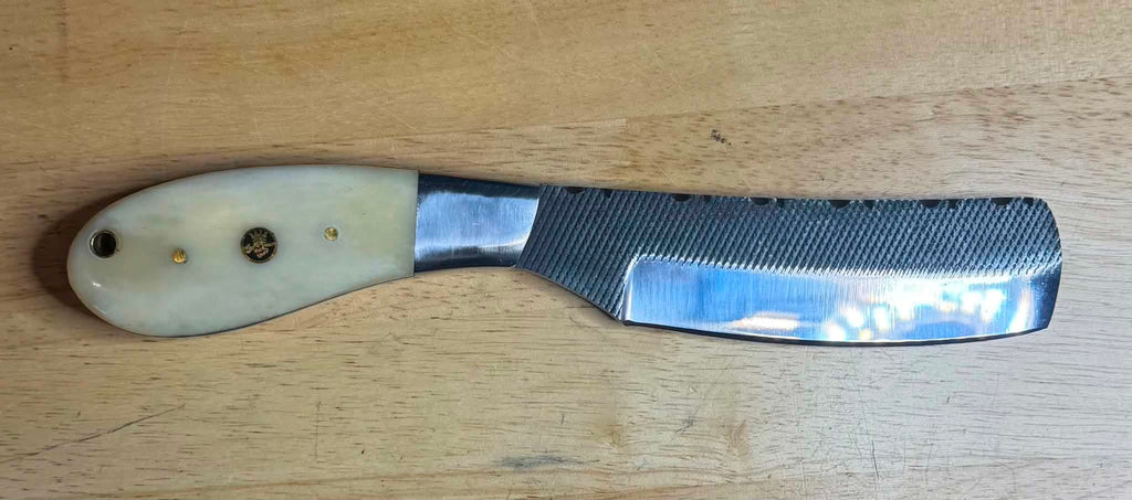 970 Bladeworks Bullcutter – D2 Steel, Stainless Bolster & Bone Handle